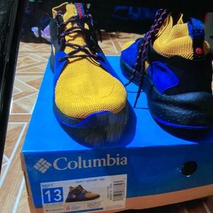 Columbia men size 13 blue and yellow